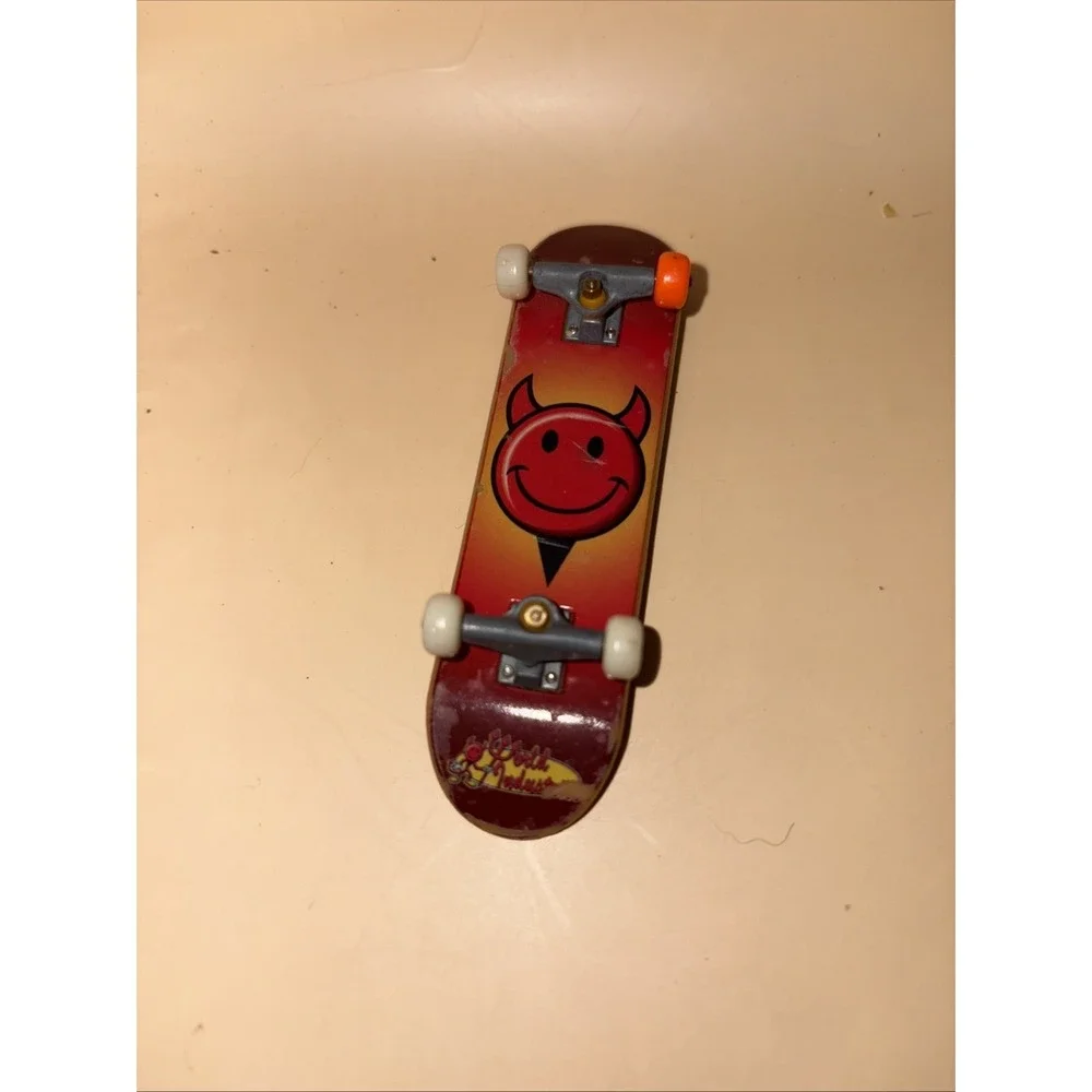 Tech Deck Spin Master Mixed Lot Skate Park Ramp, Boards, 3 Tech Decks, 4 Cards